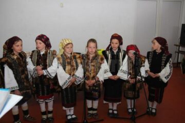 Cei mai iscusiți încondeietori de ouă, premiați la Festivalul de la Moldovița