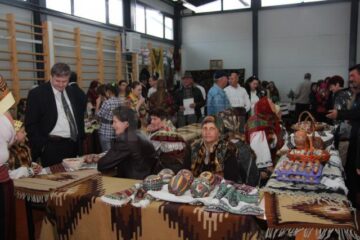 Cei mai iscusiți încondeietori de ouă, premiați la Festivalul de la Moldovița