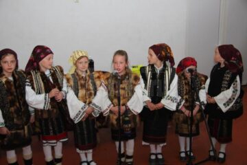 Cei mai iscusiți încondeietori de ouă, premiați la Festivalul de la Moldovița