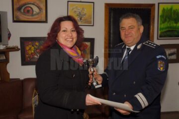 Premiată pentru simțul civic, după un apel la 112