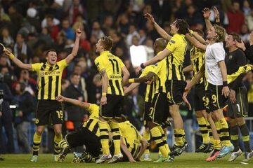 Jucătorii Borussiei Dortmund exultă după calificarea în finala Ligii Campionilor