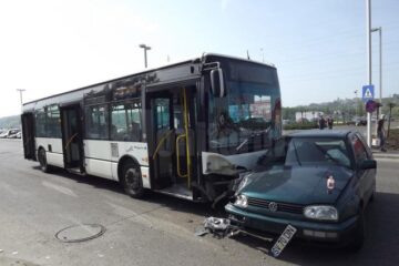 Autobuz TPL implicat într-un accident la Iulius Mall