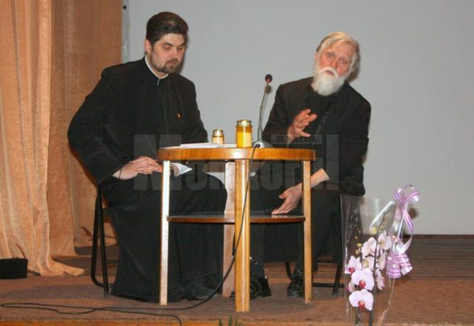 Preotul Petru Irimescu de la Biserica “Sfinții Apostoli Petru și Pavel” Rădășeni, la întâlnirea cu fălticenenii