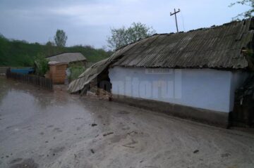 Blestemul inundațiilor a lovit în Săptămâna Patimilor