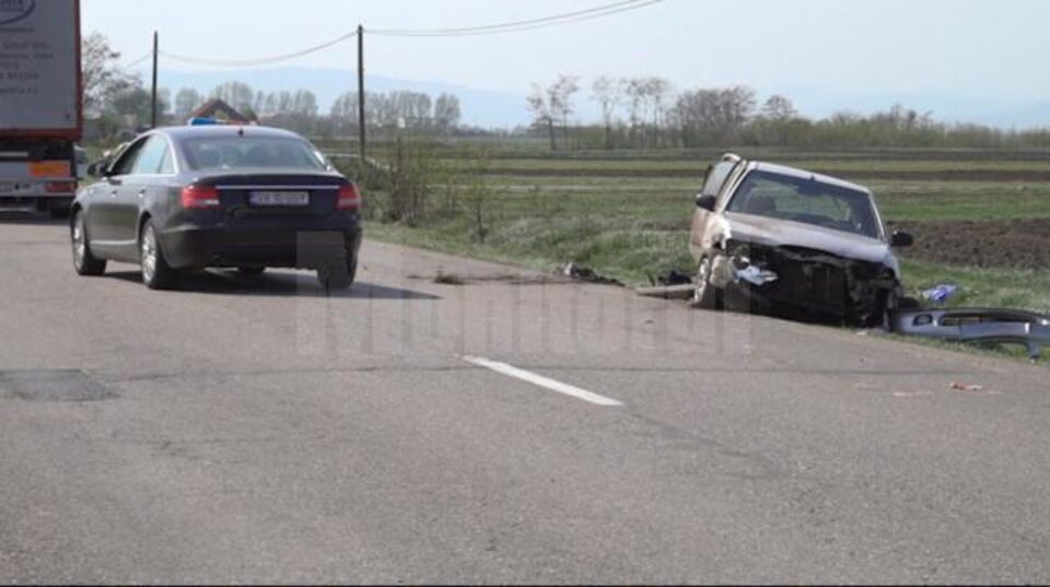 O familie care venea să petreacă Paștele la Probota, implicată într-un tragic accident, cu un mort și trei răniți