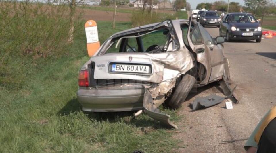 O familie care venea să petreacă Paștele la Probota, implicată într-un tragic accident, cu un mort și trei răniți
