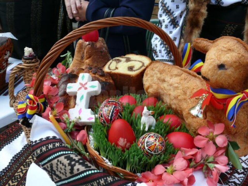„Sărbătoarea coșurilor pascale”, o tradiție la Gura Humorului