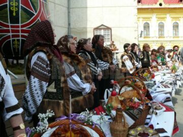 „Sărbătoarea coșurilor pascale”, o tradiție la Gura Humorului