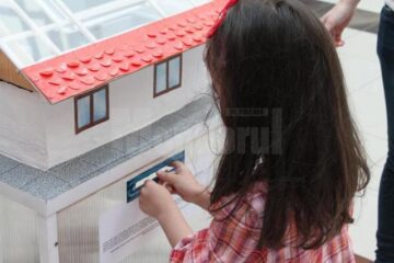 Aproape 5.000 de lei, adunați de Salvați Copiii – Filiala Suceava, în cadrul unei acțiuni derulate la Shopping City