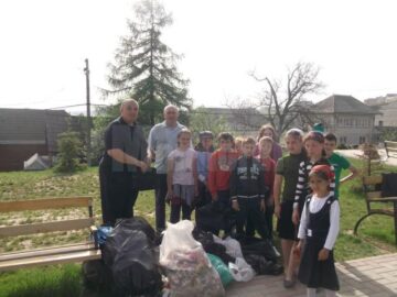 Acțiuni de ecologizare, organizate de elevii Liceului Tehnologic Cajvana