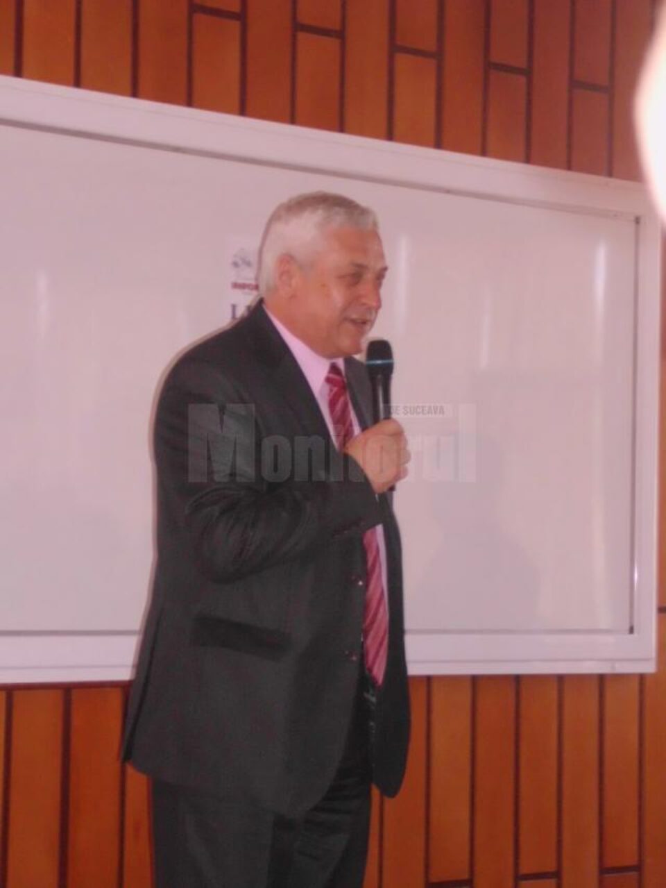 Inspectorul școlar general - Gheorghe Lazăr- a transmis felicitări corpului didactic al colegiului