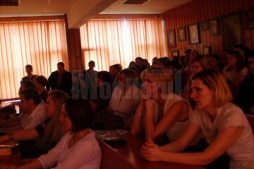Elevi și profesori ai liceului au participat la deschiderea manifestărilor dedicate Zilelor Colegiului