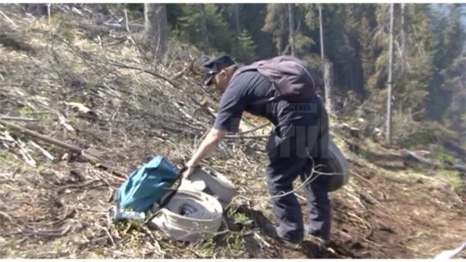 Incendiul de pădure din apropiere de Călimani, extins pe șapte hectare