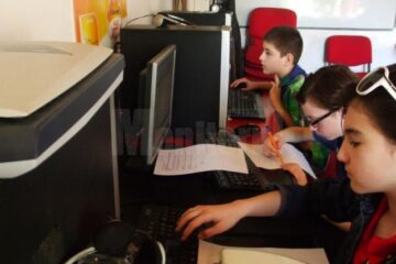 Informaticienii de la Palatul Copiilor se pregătesc pentru două concursuri naționale