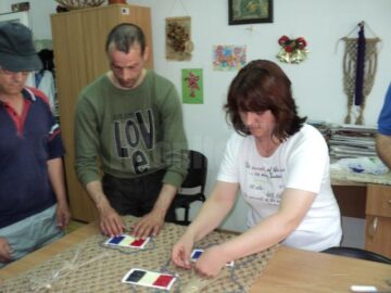 Patru asistați ai Centrului de Reabilitare Mitocu Dragomirnei au câștigat un concurs național de afișe