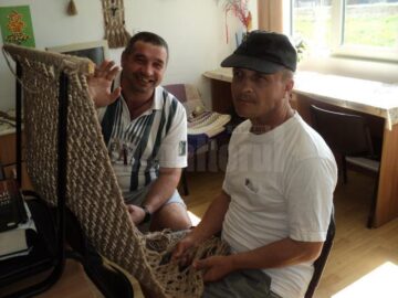 Patru asistați ai Centrului de Reabilitare Mitocu Dragomirnei au câștigat un concurs național de afișe