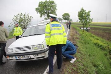 autoturismele implicate în accident