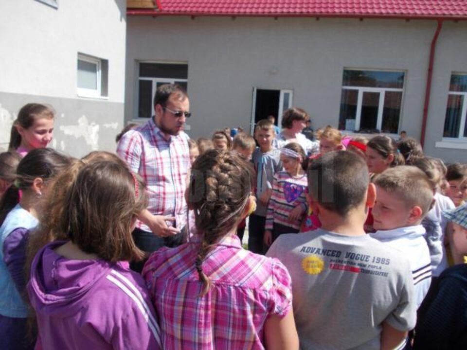 “Întâlnire între generații”, la Școala Gimnazială Bădeuți-Milișăuți