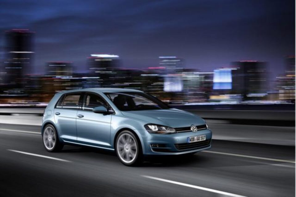 Volkswagen lucrează la prima generație Golf Hybrid