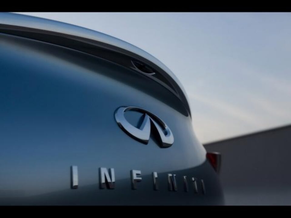 Infiniti dezvoltă un automobile de oraș