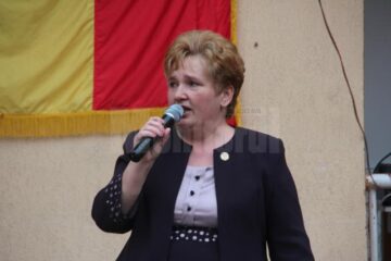 Gabriela Mihai - directorul Școlii Gimnaziale Nr. 1 Suceava