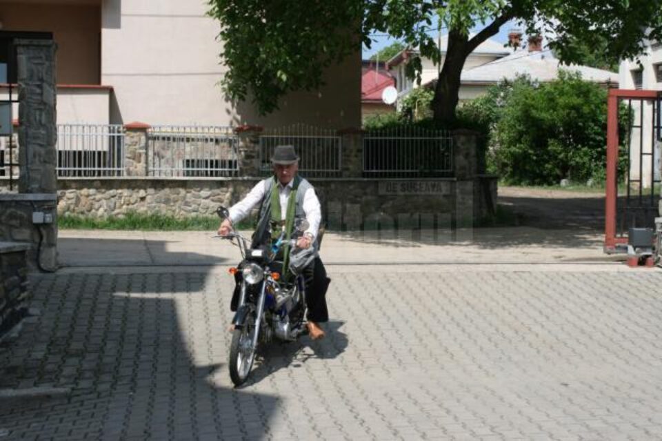 Vasile Rotariu va da primul examen de permis de conducere din viața sa, în prag de 80 de ani