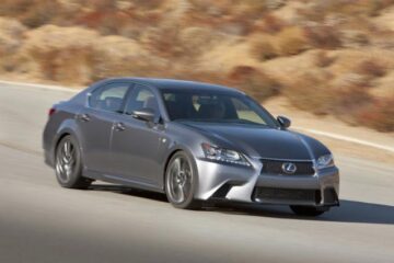 Lexus se gândește să atace segmentul lui BMW M5