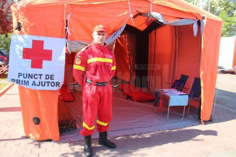 În parcare a fost amplasat și un spital de campanie, cu o capacitate de până la 15 paturi