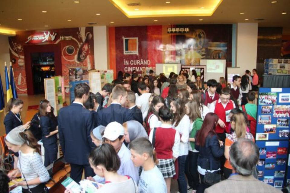 Elevii suceveni au fost interesați de ofertele educaționale ale liceelor din județ Elevii suceveni au fost interesați de ofertele educaționale ale liceelor din județ