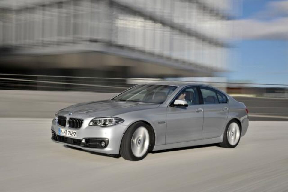 BMW restilizează și îmbunătățește gama Seriei 5