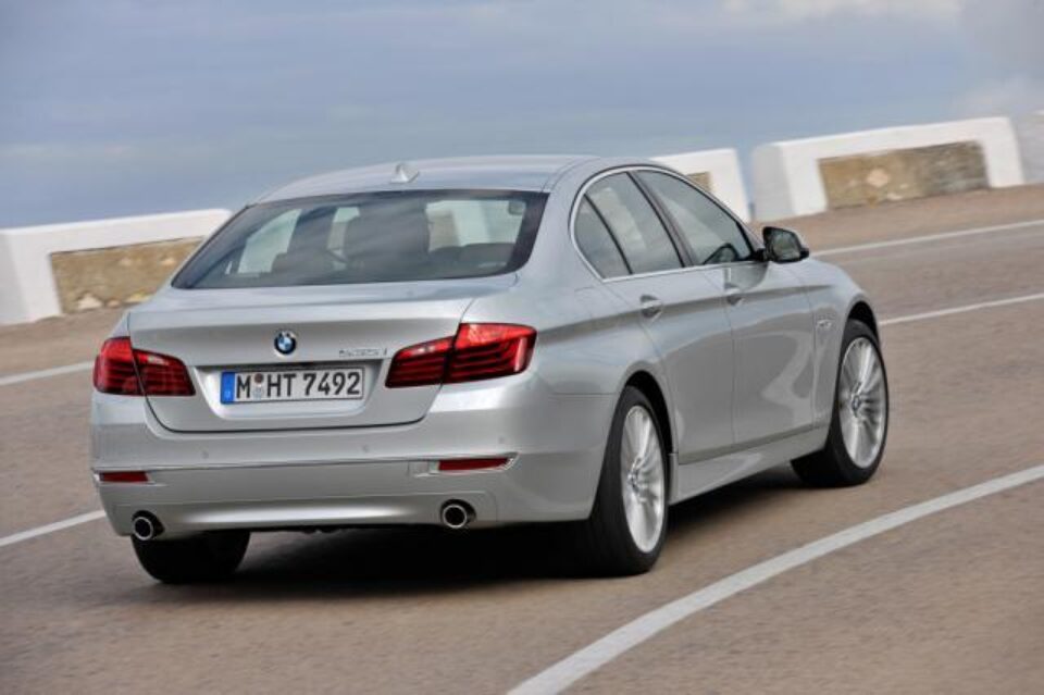 BMW restilizează și îmbunătățește gama Seriei 5