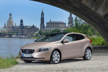 Volvo vrea patru versiuni pentru modelul V40