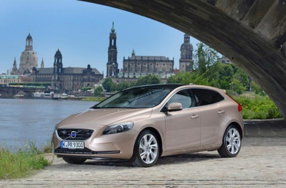 Volvo vrea patru versiuni pentru modelul V40