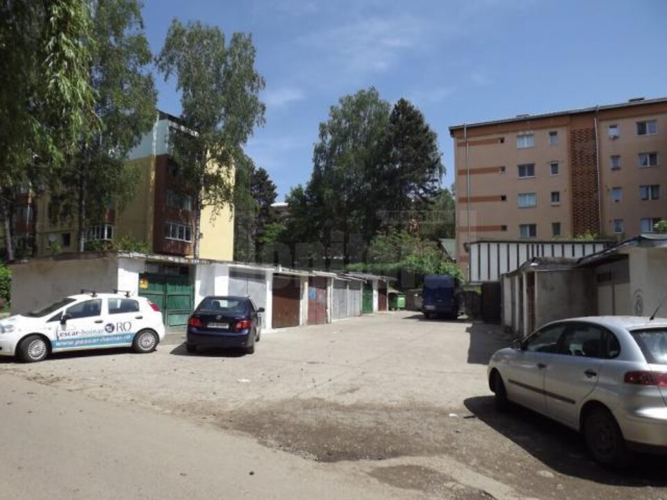 Terenul retrocedat pe strada Leca Morariu are pe el construite 11 garaje, cu care nu se știe ce se va întâmpla