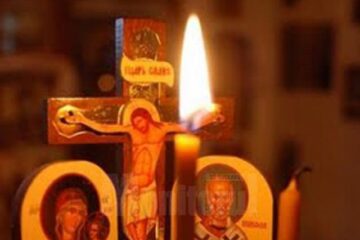 Lumânarea este utilă pentru iluminat, dar are și o simbolistică specială