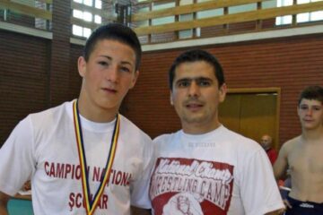 Campionul național școlar Theodor Horătău, alături de antrenorul Andrei Bolohan
