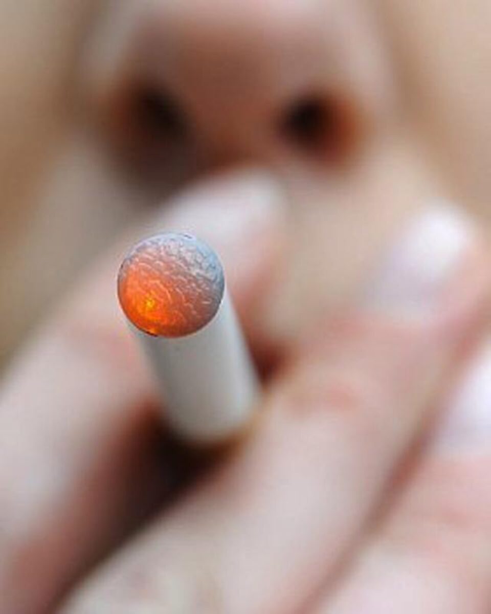 Țigara electronică creează o senzație de relaxare, asemănătoare fumatului Foto: CORBIS