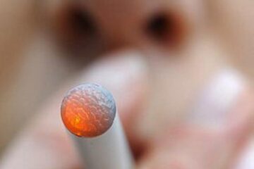 Țigara electronică creează o senzație de relaxare, asemănătoare fumatului Foto: CORBIS