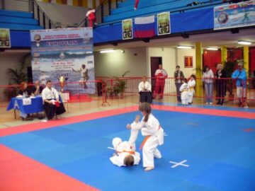 Cei cinci practicanți de karate din Vatra Dornei au avut rezultate bune în Italia