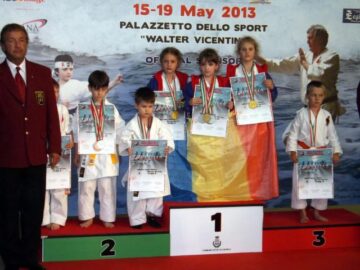 Cei cinci practicanți de karate din Vatra Dornei au avut rezultate bune în Italia