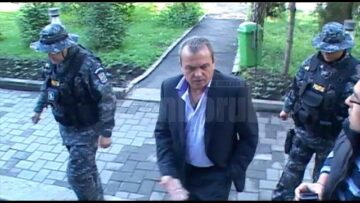 Vasile Florea a fost pus sub acuzare pentru evaziune fiscală și aderare la grup infracțional organizat, fiind acuzat de afaceri cu facturi fictive în valoare de 4,6 miliarde de lei vechi