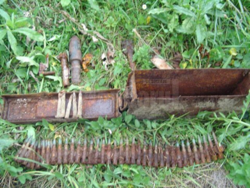 Constructorul gropii de gunoi de la Pojorâta a dat de o importantă cantitate de muniție și puști din al Doilea Război Mondial Constructorul gropii de gunoi de la Pojorâta a dat de o importantă cantitate de muniție și puști din al Doilea Război Mondial