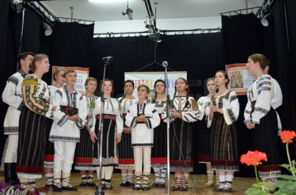 Grupul Vocal al Școlii de Arte „Ion Irimescu“, premiul I cu trofeu