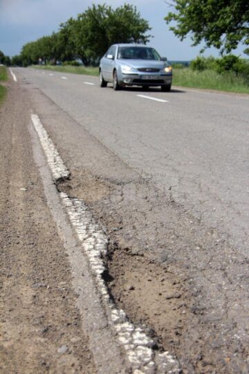 DN 2H, în stare proastă pe multe porțiuni