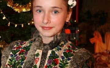 Diana Ionela Alexa, din Bosanci, elevă a Școlii Populare de Arte „Ion Irimescu” Suceava