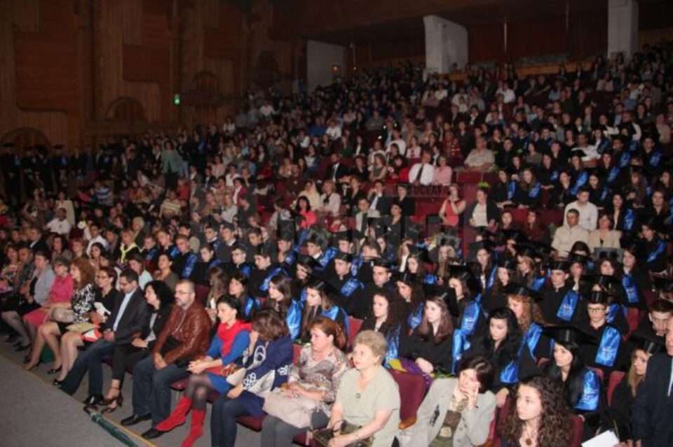Curs festiv găzduit de Casa de Cultură pentru promoția 2013 a Colegiului Național „Petru Rareș”