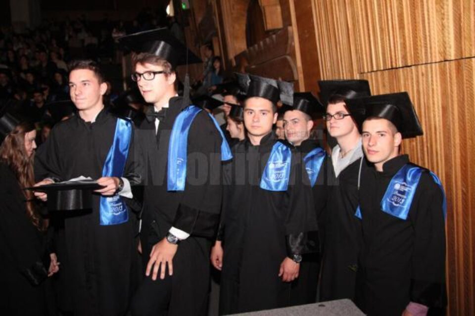 Curs festiv găzduit de Casa de Cultură pentru promoția 2013 a Colegiului Național „Petru Rareș” Curs festiv găzduit de Casa de Cultură pentru promoția 2013 a Colegiului Național „Petru Rareș”