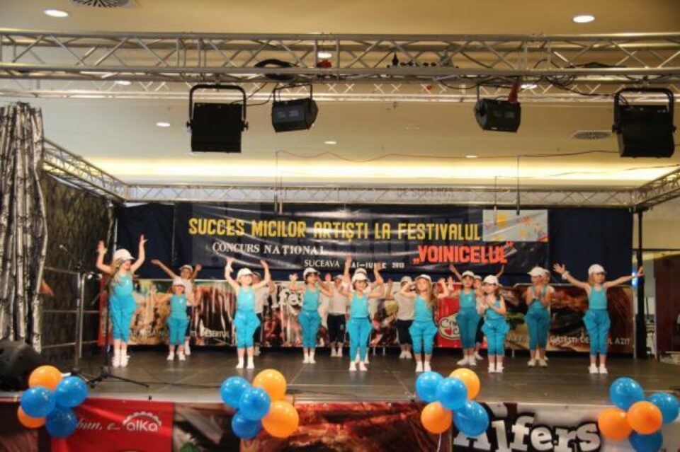Faza județeană a Festivalului concurs „Voinicelul” la Iulius Mall Suceava Faza județeană a Festivalului concurs „Voinicelul” la Iulius Mall Suceava