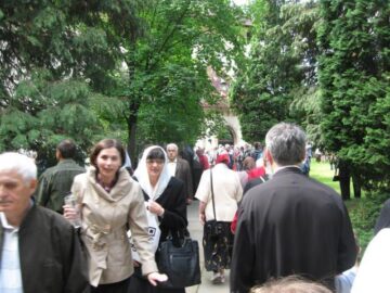 Sute de credincioși s-au rugat la Mănăstirea „Sf. Ioan cel Nou” de la Suceava, în ziua de 2 iunie