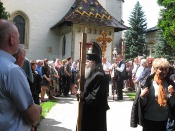 Sute de credincioși s-au rugat la Mănăstirea „Sf. Ioan cel Nou” de la Suceava, în ziua de 2 iunie